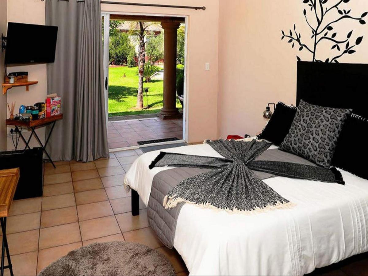 Tamarisk Guest Lodge 4/22