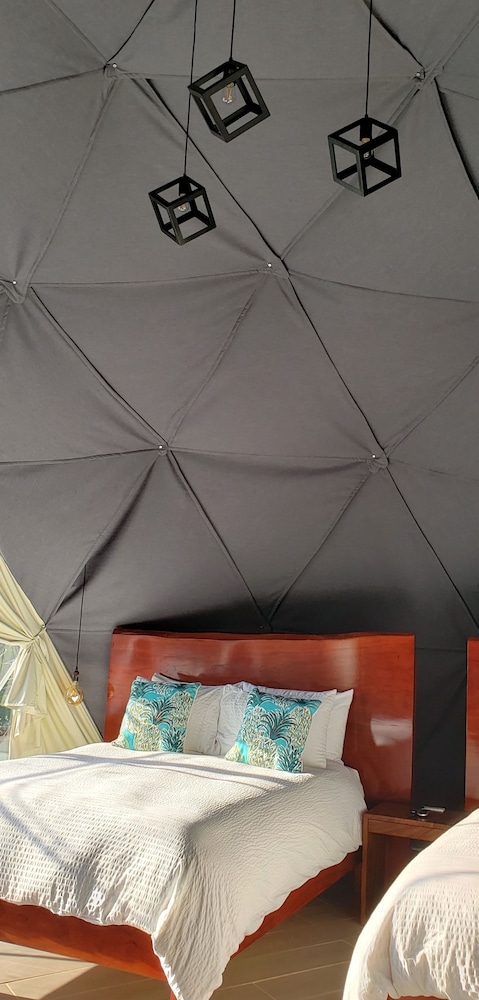 Chira Glamping Monteverde 9/50