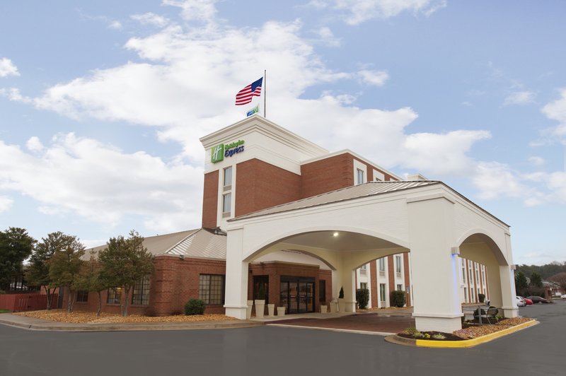 Holiday Inn Express FREDERICKSBURG SOUTHPOINT 4/65