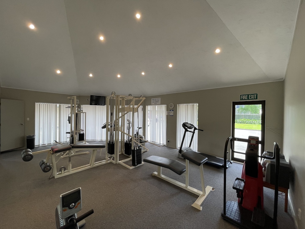 Bentleys Motor Inn 24/50
