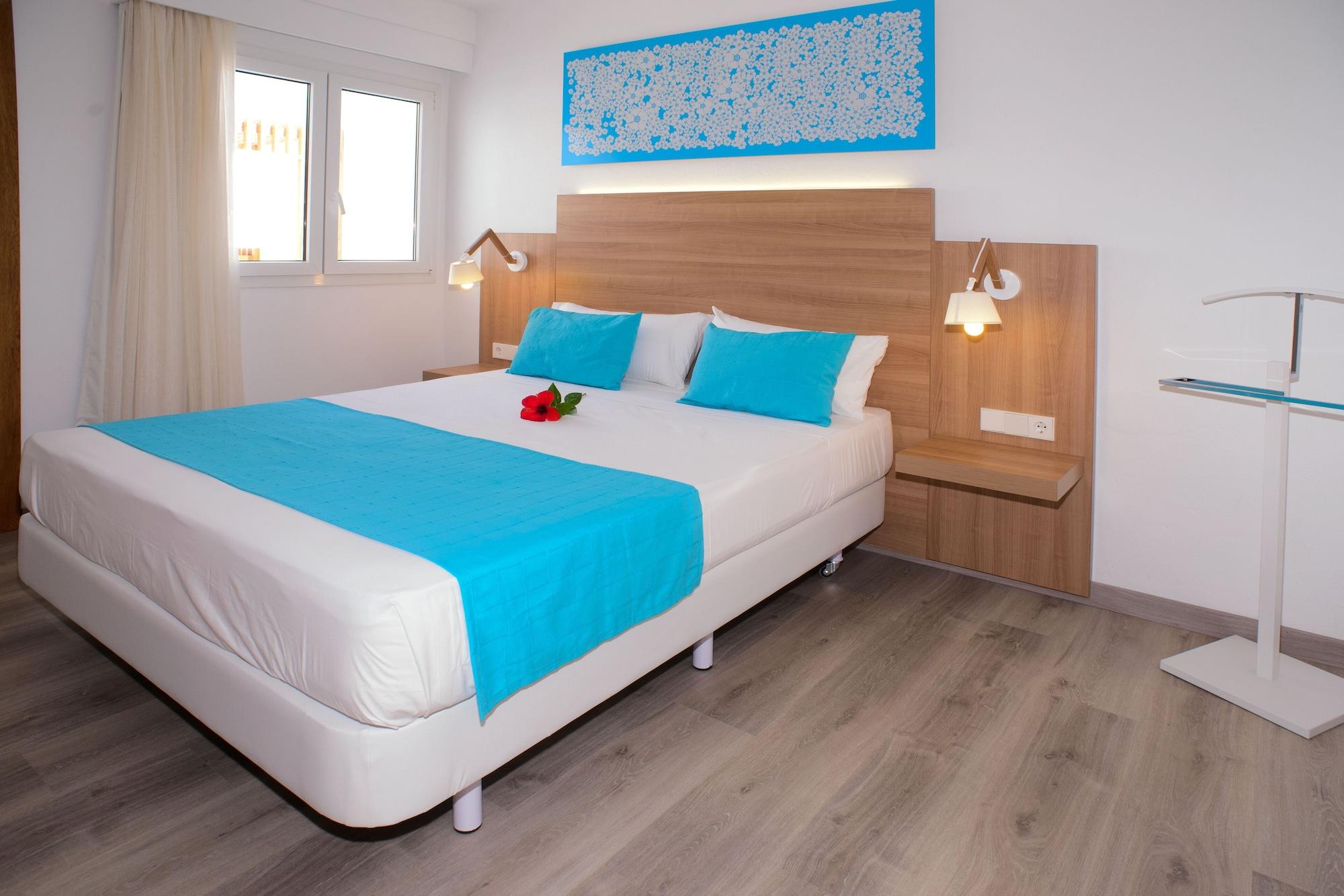 Family Suite, Balcony, Cala Llenya Resort Ibiza Formerly Ola Club Cala Llenya 2/4