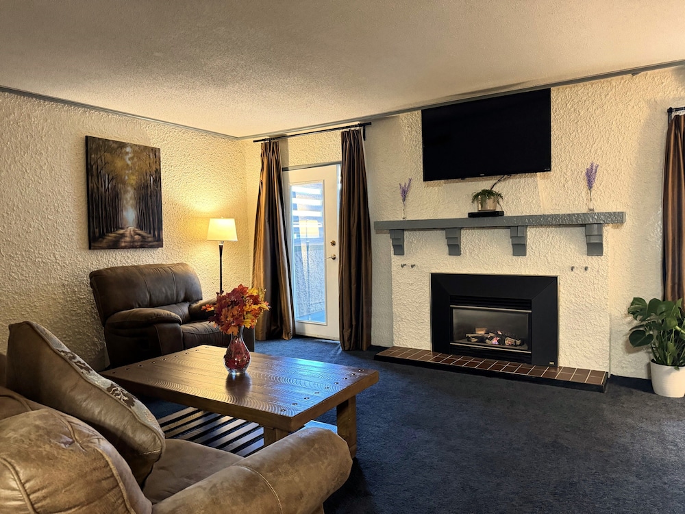 Divya Sutra Plaza & Conference Centre Vernon, BC 59/74