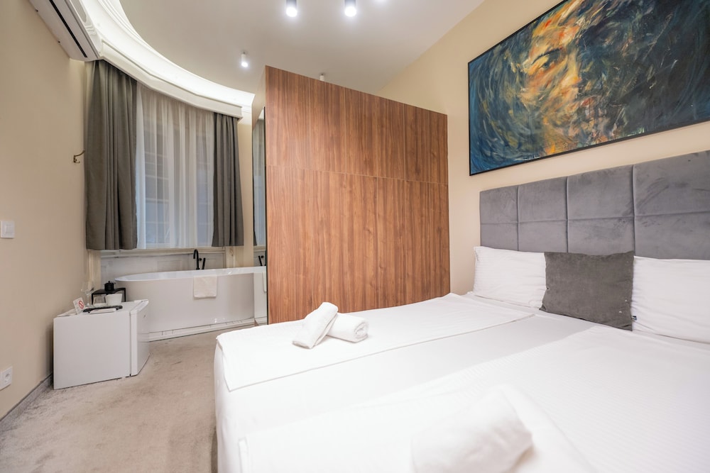 Kings Palace Suites 16/50