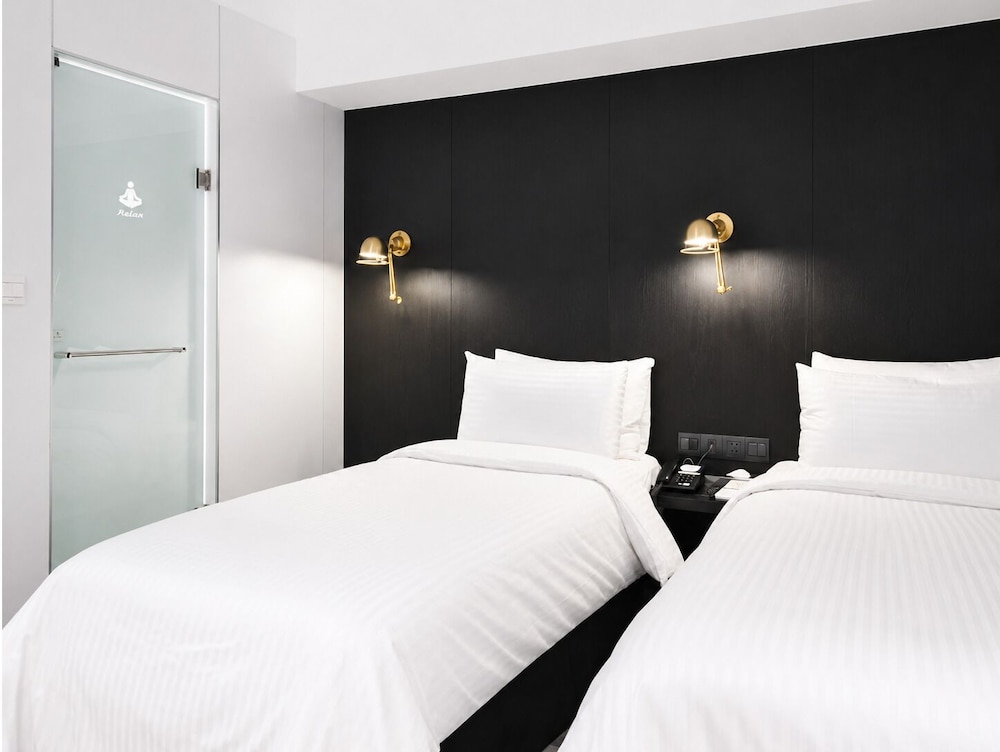 Boutique, Twin Beds
