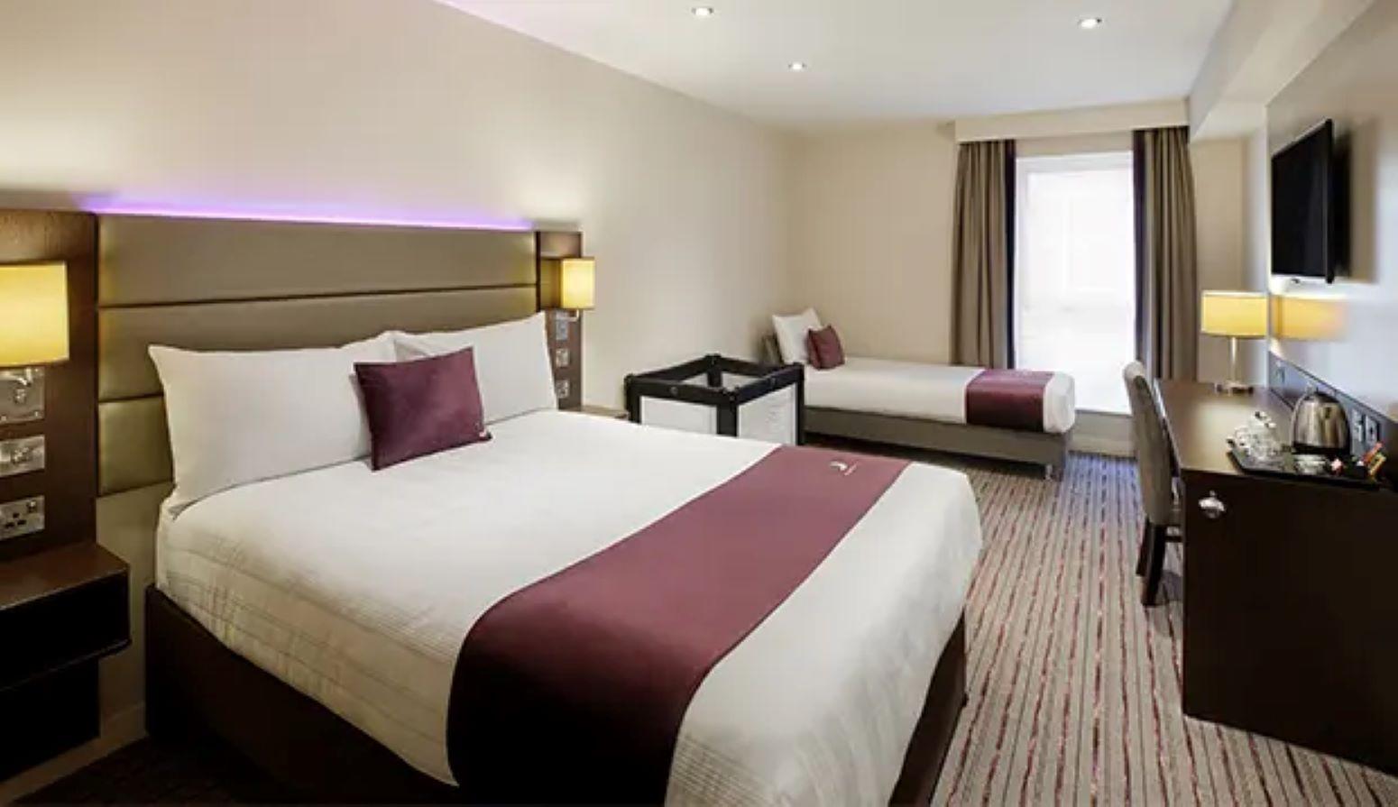 Premier Inn Aberdeen (Anderson Drive) 16/43