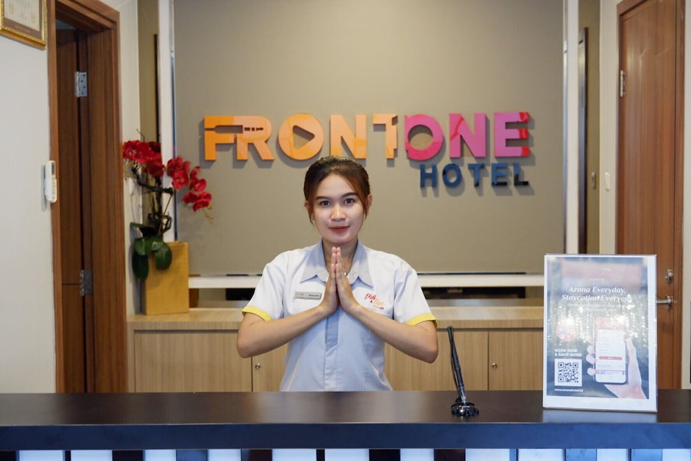 Front One Hotel Tulungagung 3/25
