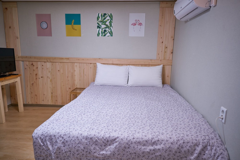 R Guesthouse 14/74