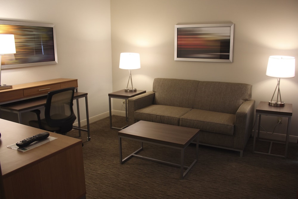 Holiday Inn Express Munising-Lakeview 51/68
