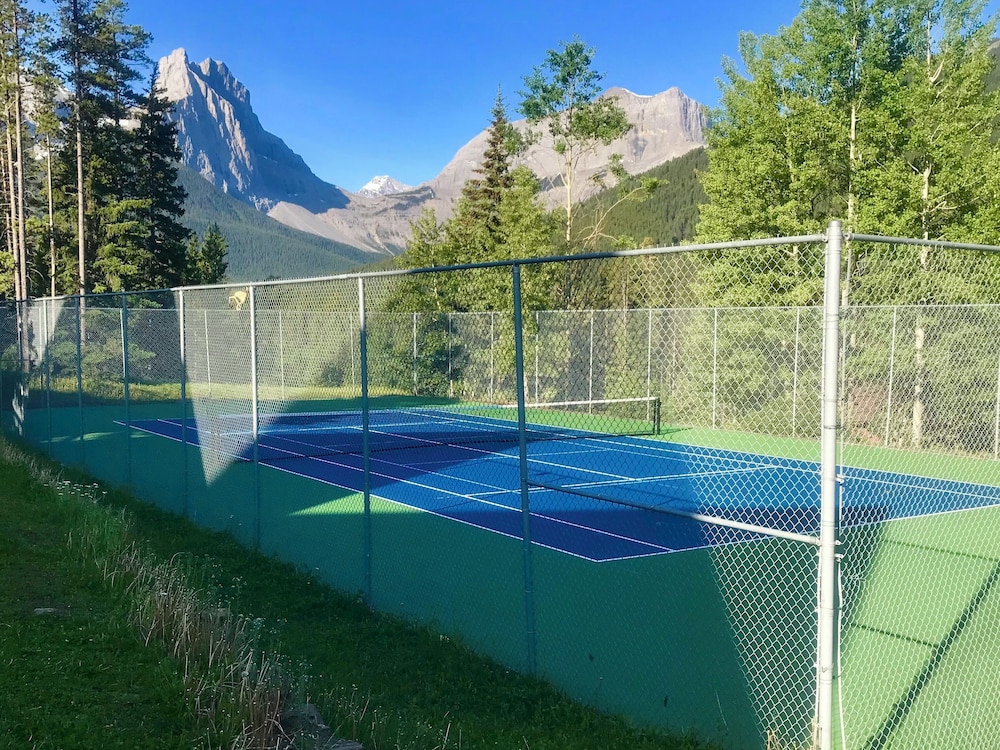 Banff Gate Mountain Resort 28/58