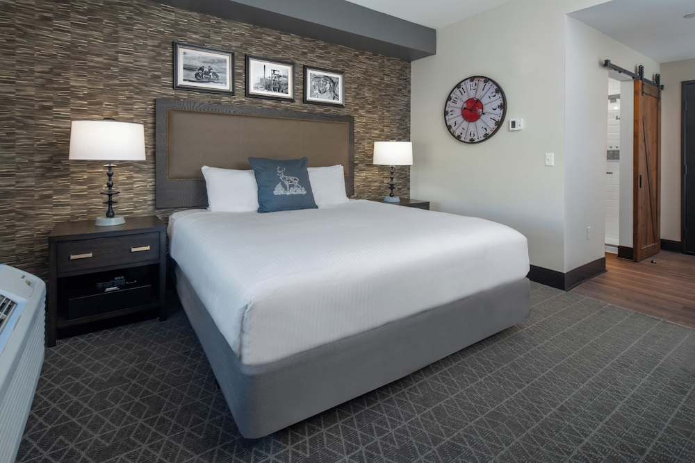 Gold, Premier, King Bed