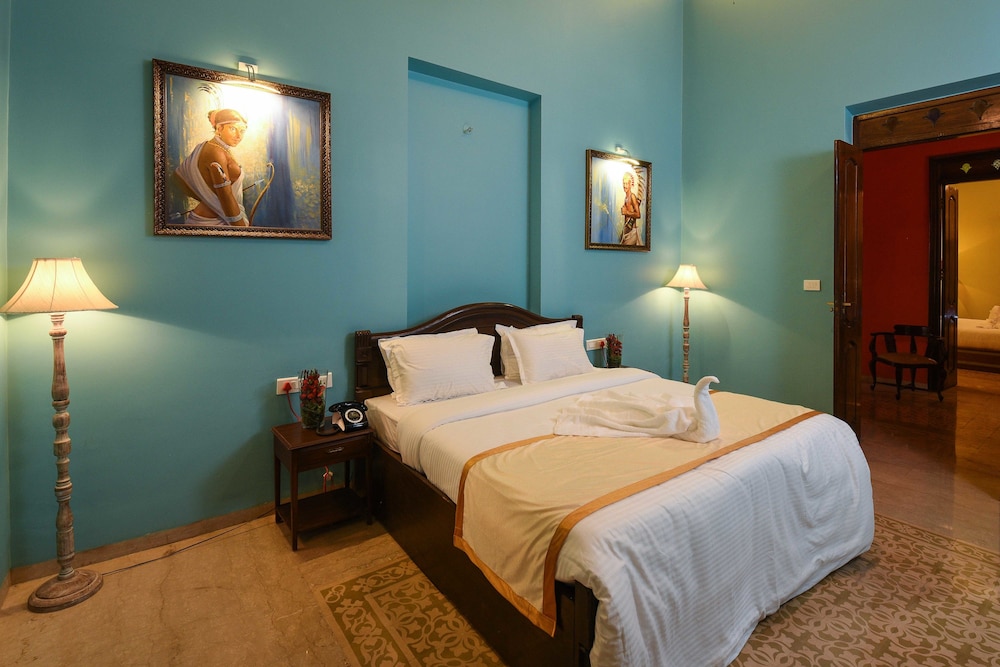 Surya Kiran Heritage Hotel 17/50