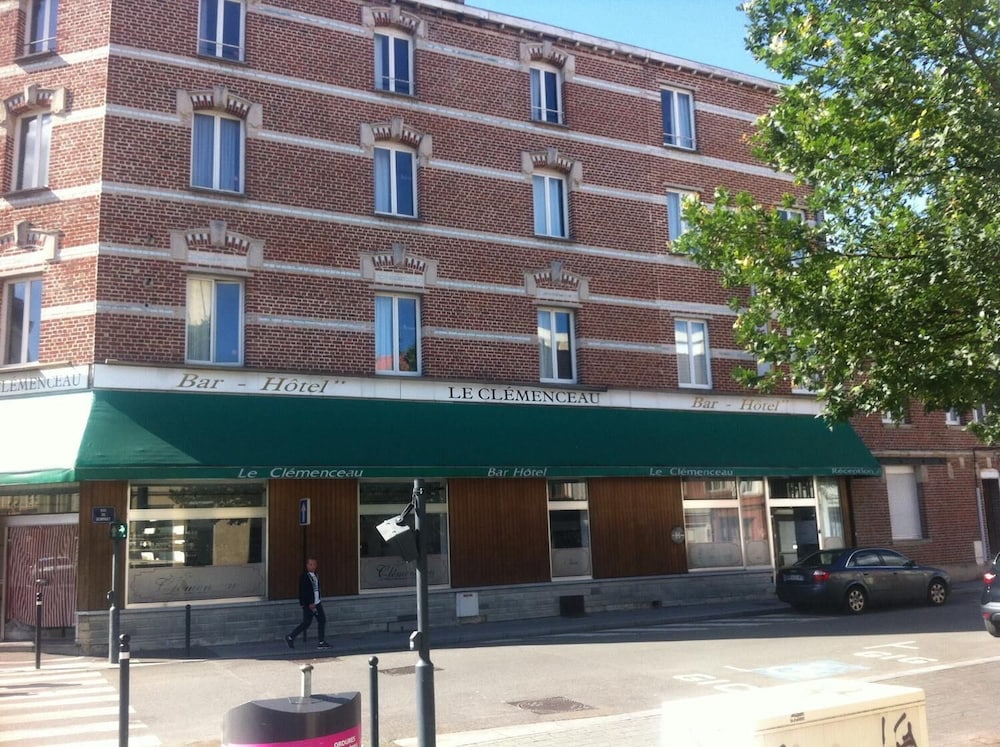 Hotel Le Clemenceau 1/45