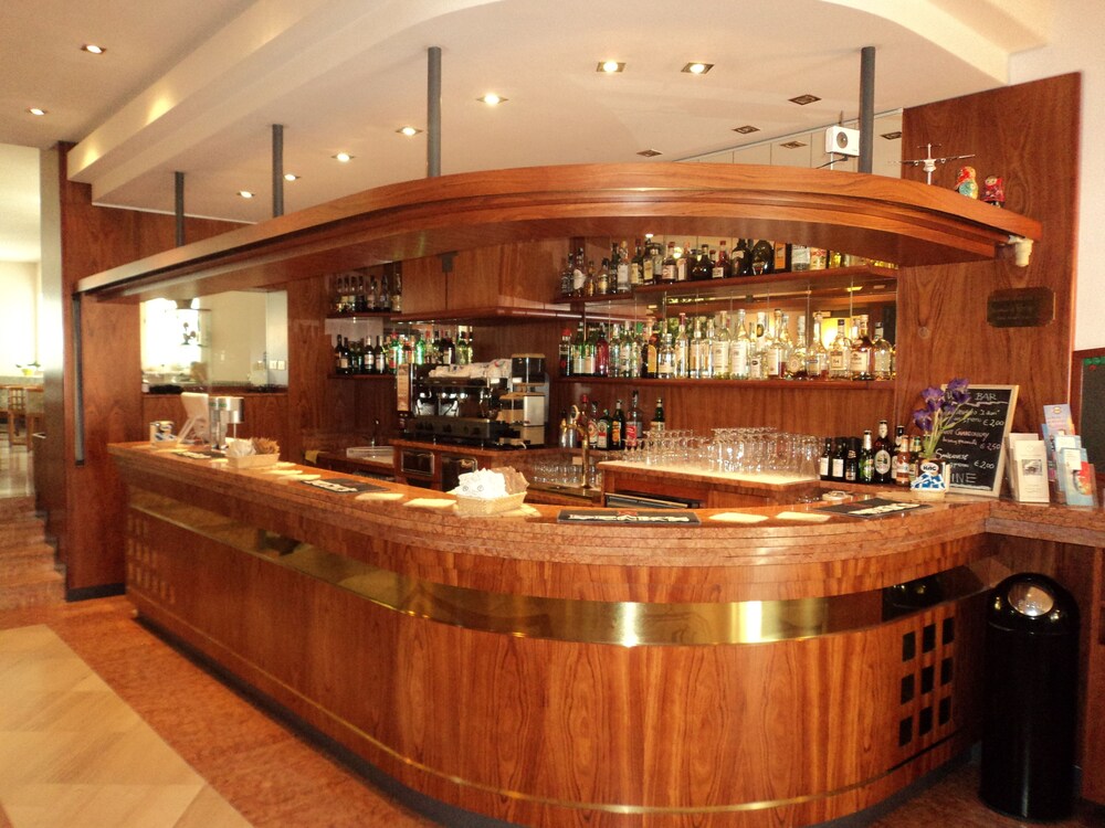 Hotel Excelsior 6/39