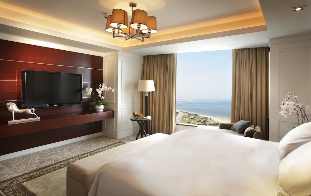 Crowne Plaza Yantai Seaview 21/82