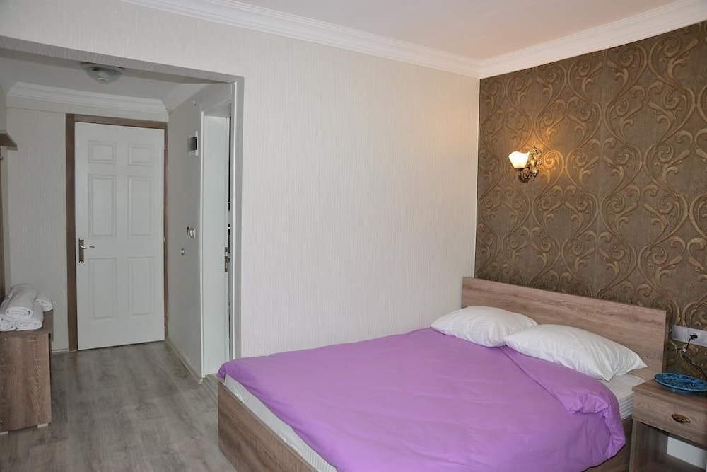 Ozbay Hotel 11/50