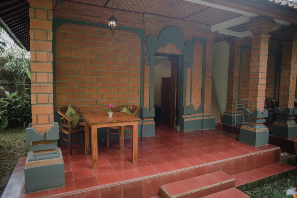Nyoman Warta Accommodation 21/25