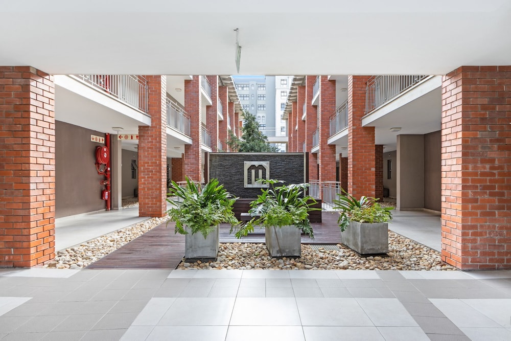 Mayfair Luxury Apartments 5/50