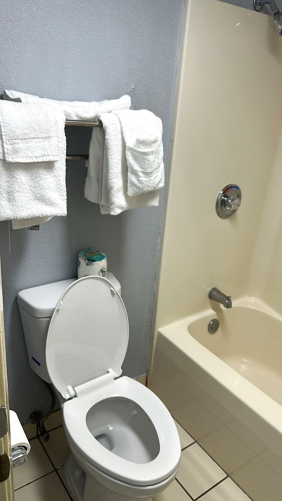 Travelodge by Wyndham Salisbury MD 45/50