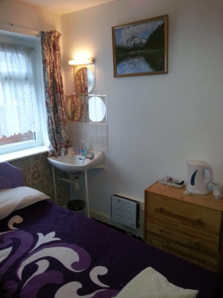 Jesmond International Hotel 42/69