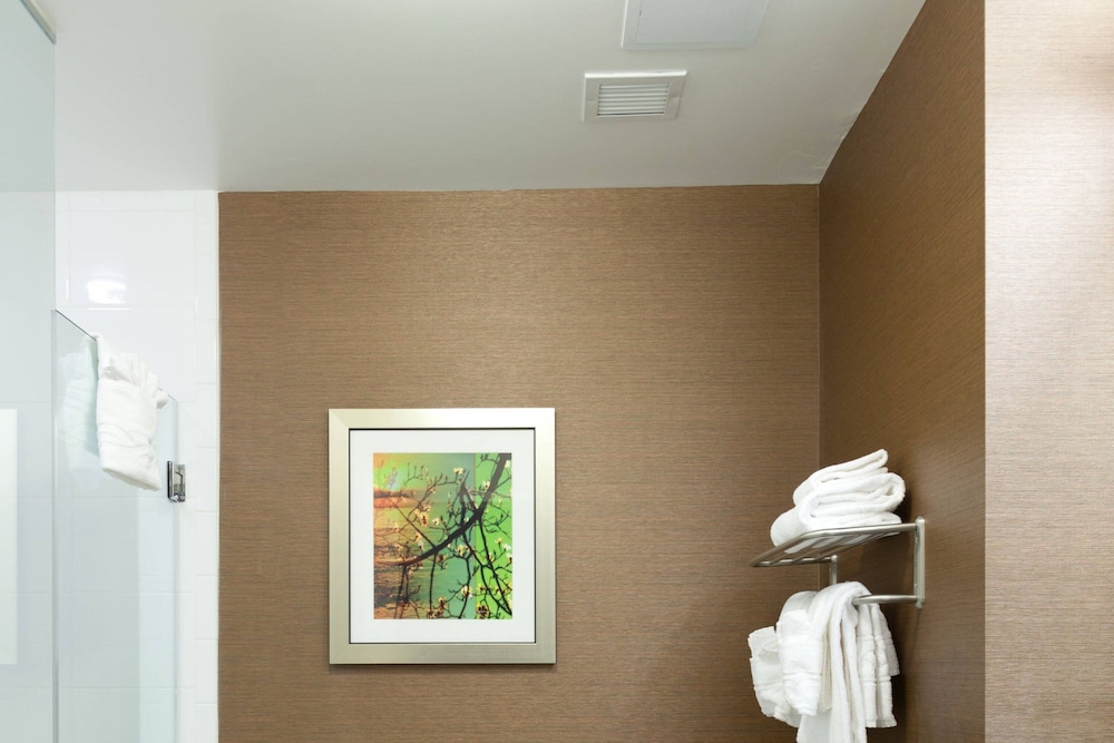 Fairfield Inn & Suites Ithaca 15/43