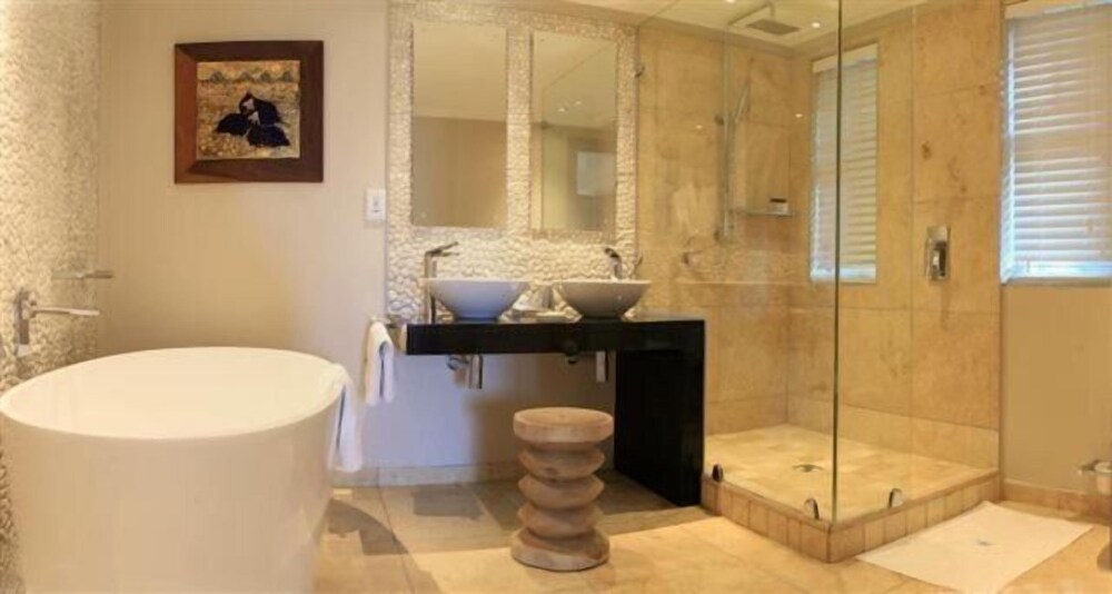 Periwinkle Guest Lodge 40/41
