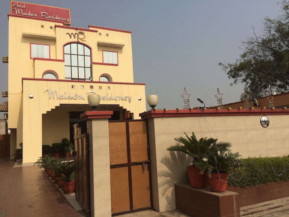 Hotel Maiden Residency 4/50