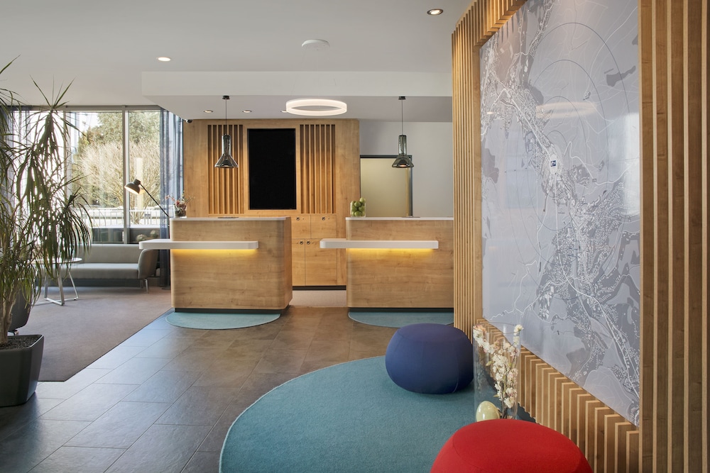 HOLIDAY INN EXPRESS BADEN BADEN 9/53