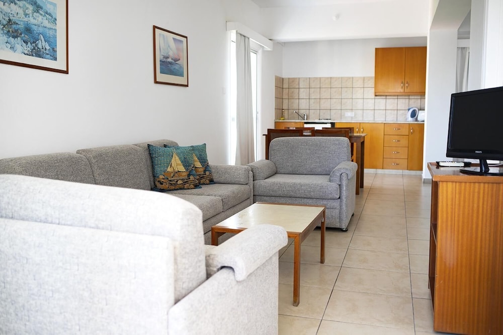 Sun Hall Beach Apartments 42/51