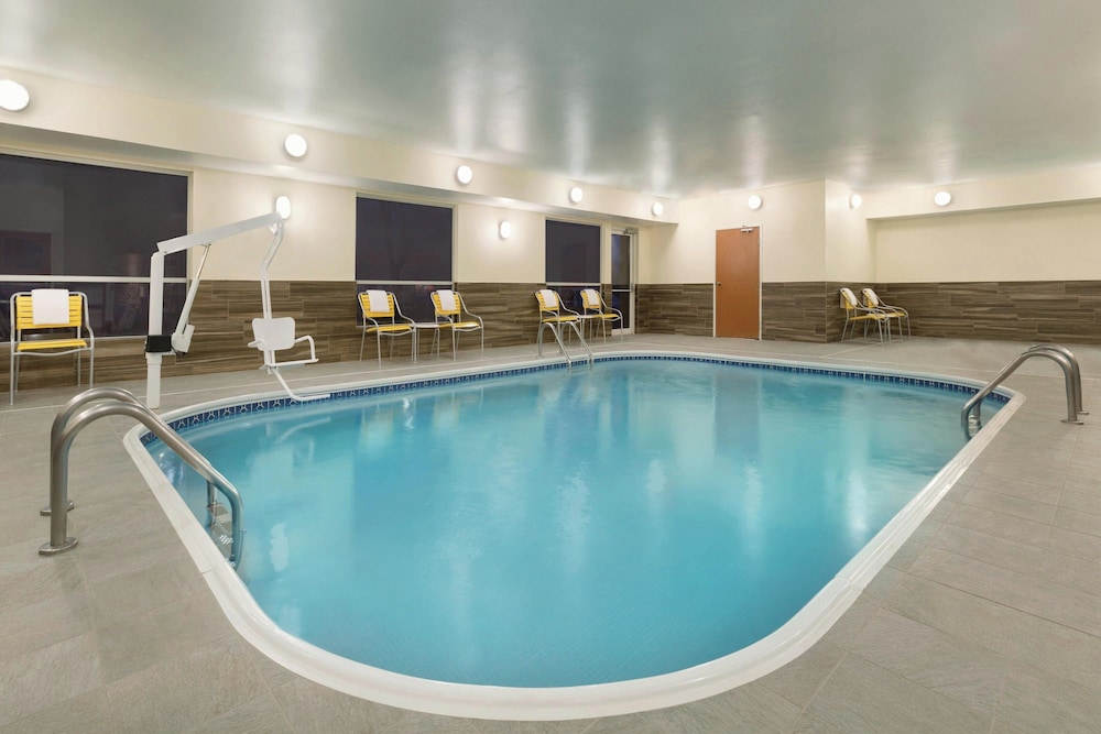 Country Inn & Suites by Radisson, Bismarck-Mandan 38/47