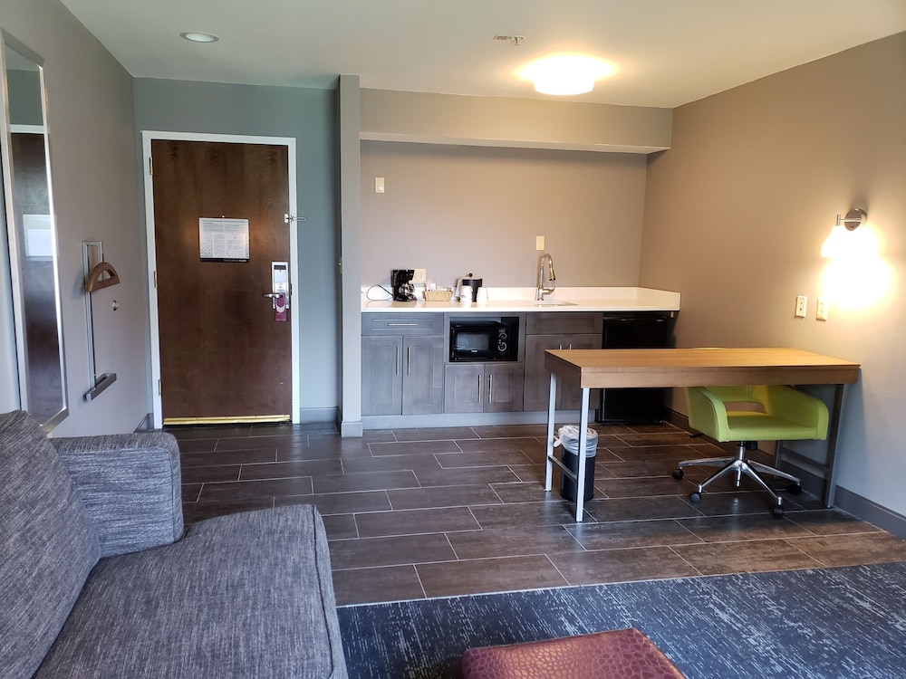 Hampton Inn Suites Newtown 14/57
