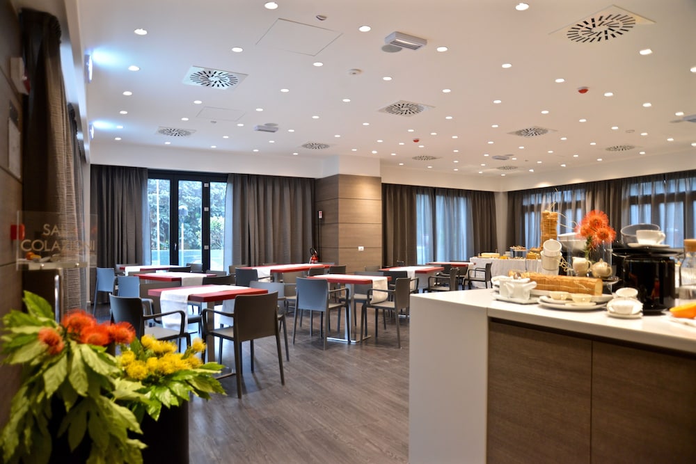 Hotel Forum 46/56