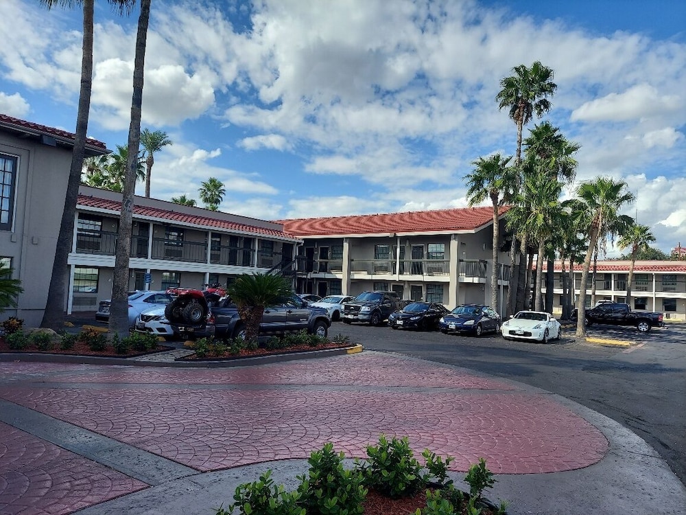 La Quinta Inn Laredo I-35 5/39