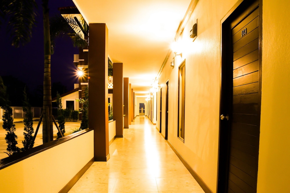 Mana Hotel 10/50