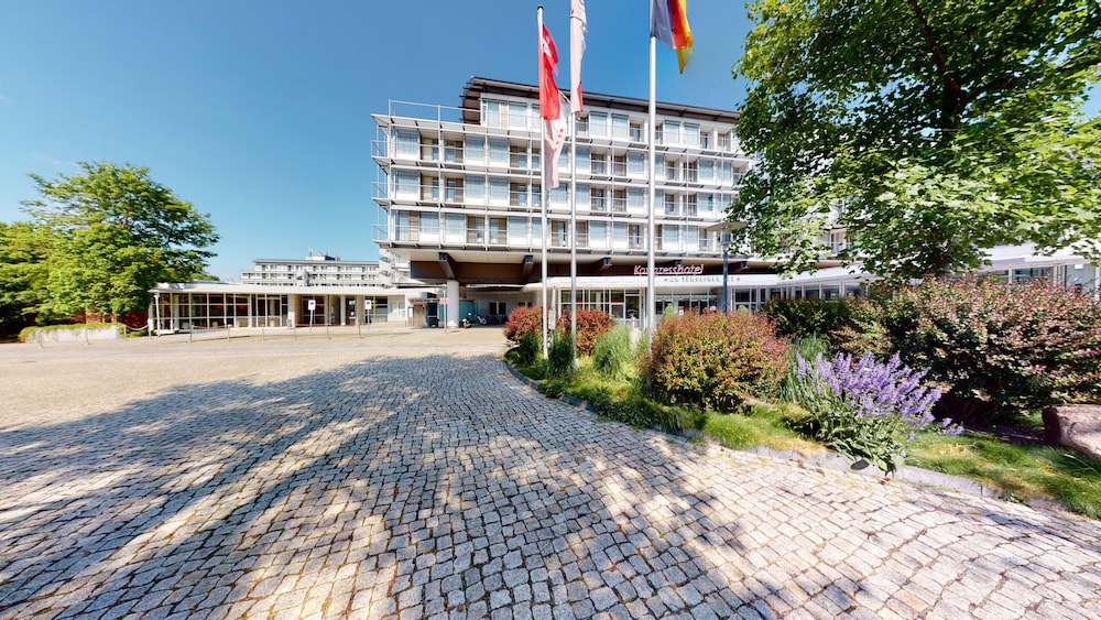 KONGRESSHOTEL POTSDAM AM TEMPLINER SEE 60/66