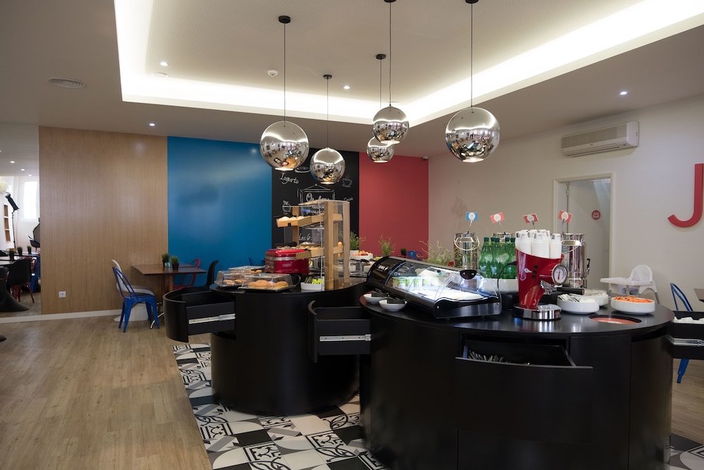 restaurant-cafeteria