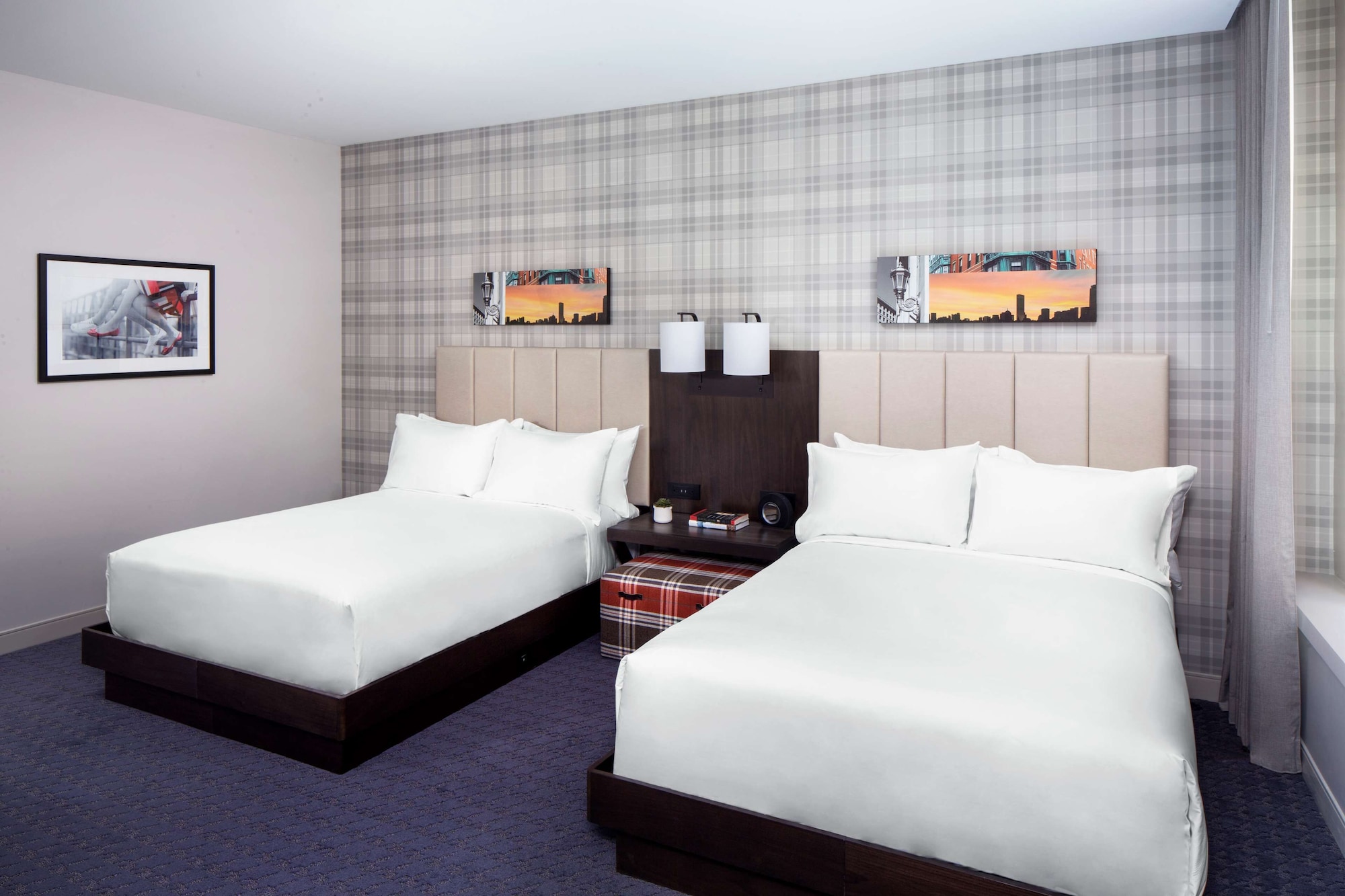 DELUXE, 2 DOUBLE BEDS