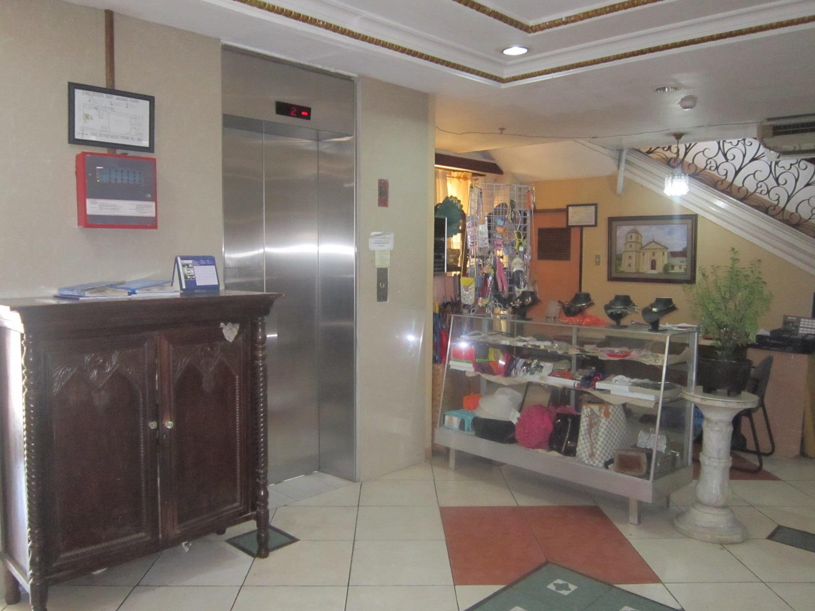 Plaza Maria Luisa Suites Inn 13/38