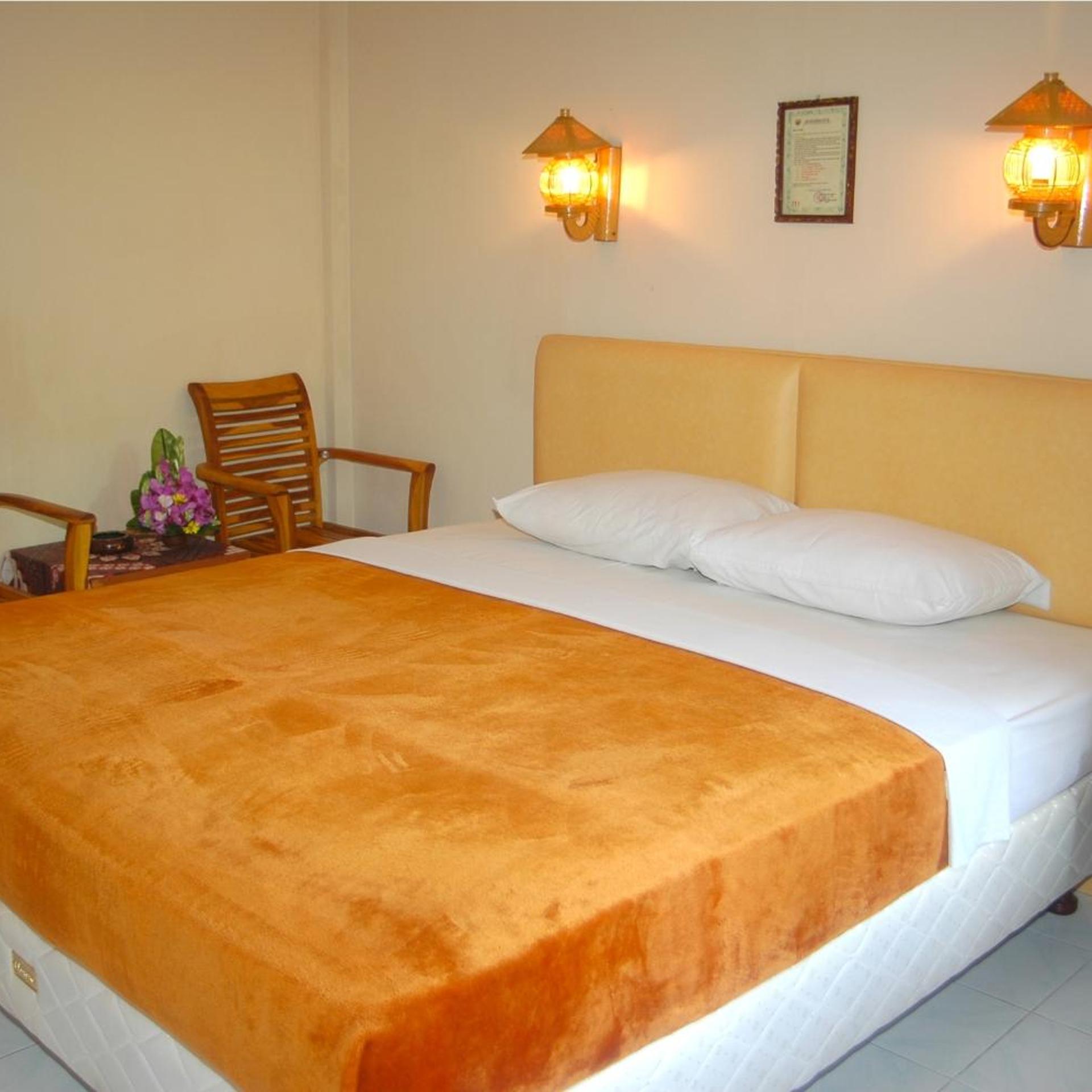 Standard, Double or Twin Bed, with Fan