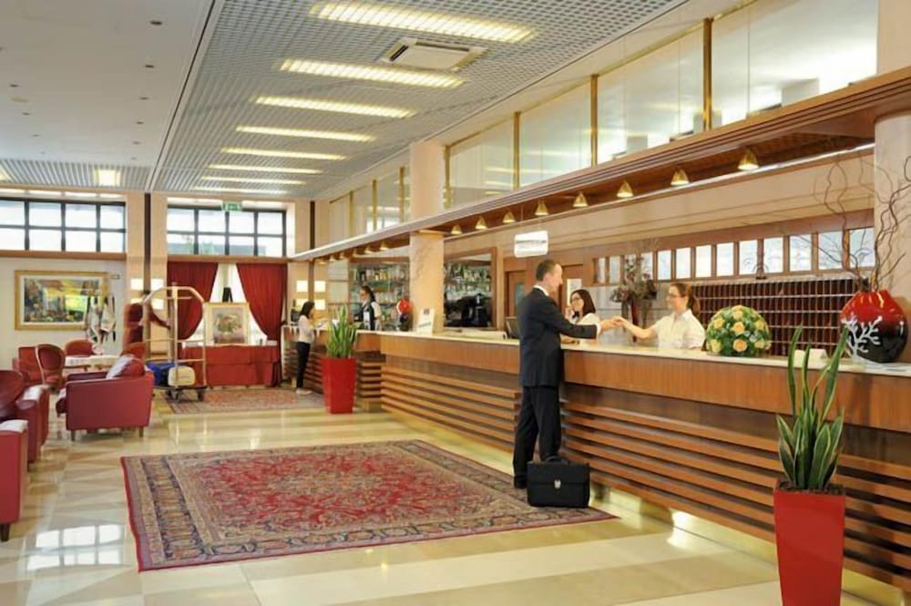 Lobby at GRAND HOTEL LA CHIUSA DI CHIETRI, ALBEROBELLO