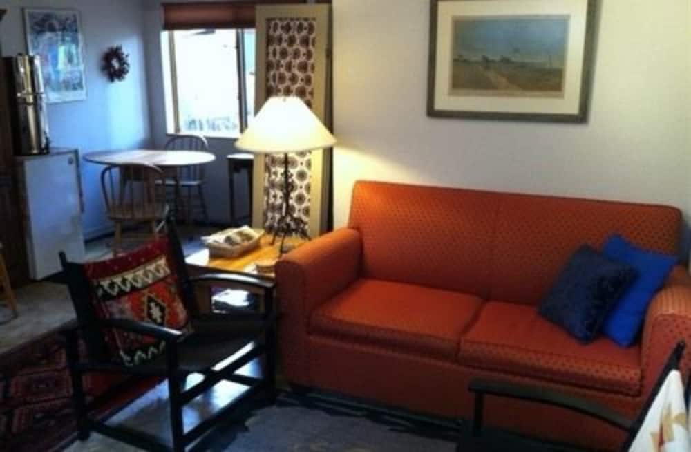 Elden Trails Bed And Breakfast 10/21