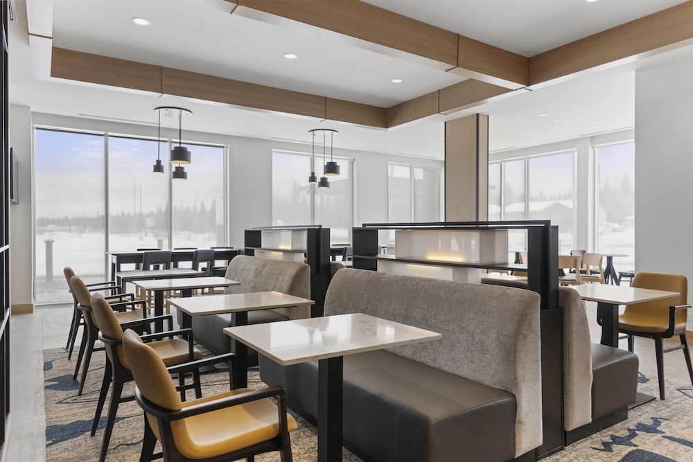Hyatt House Thunder Bay 30/50