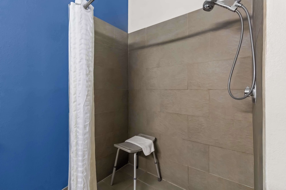 Sonesta Essential IAH Airport JFK Boulevard 53/53