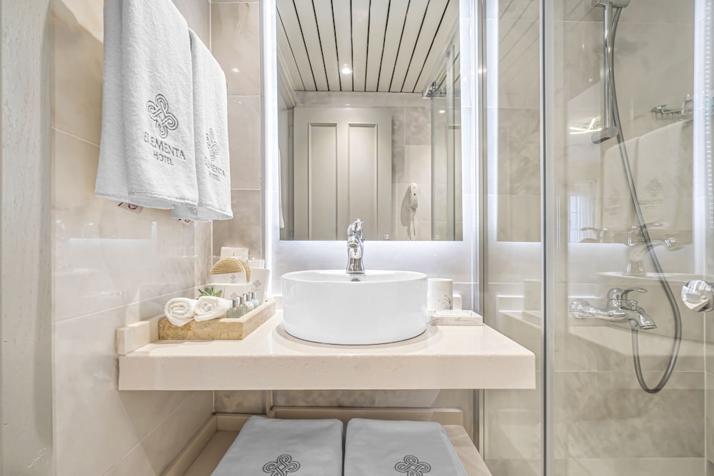 Elementa Boutique Hotel - Adults Only 61/63