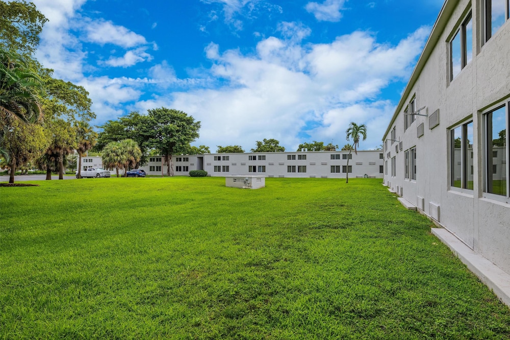 Signature Inn Miami 53/60