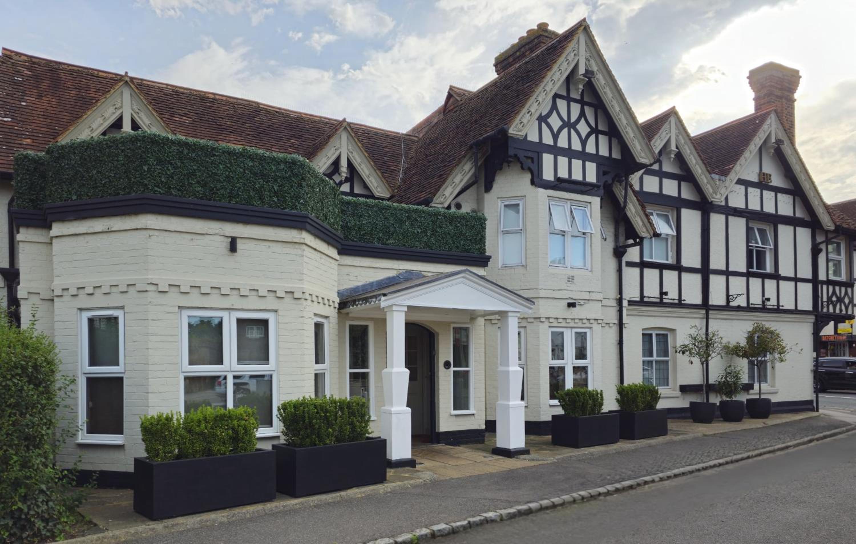 Hotel Manor - Datchet, Windsor 2/11