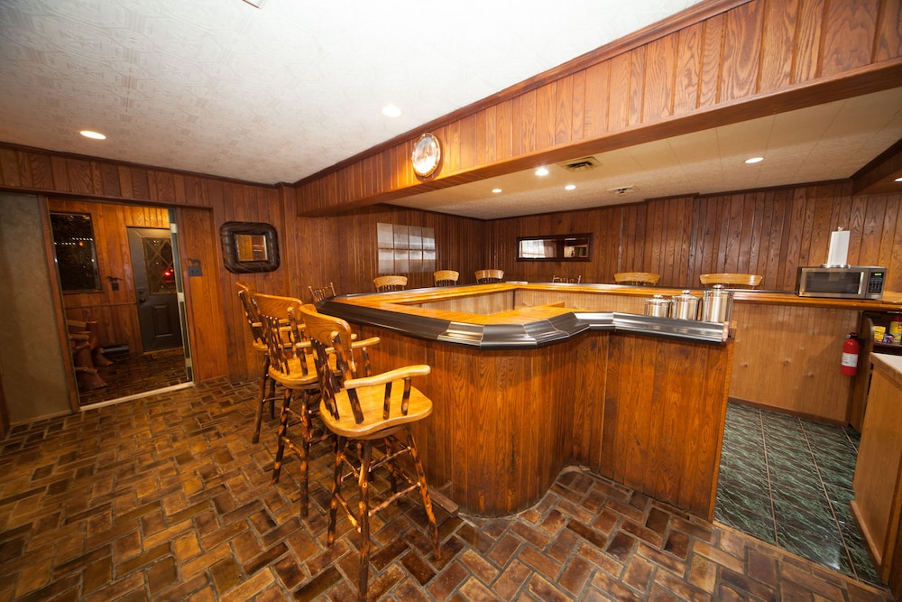 Log Cabin Lodge Suites 9/68