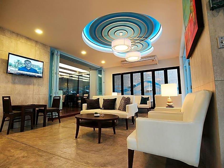 Apo Hotel 13/21