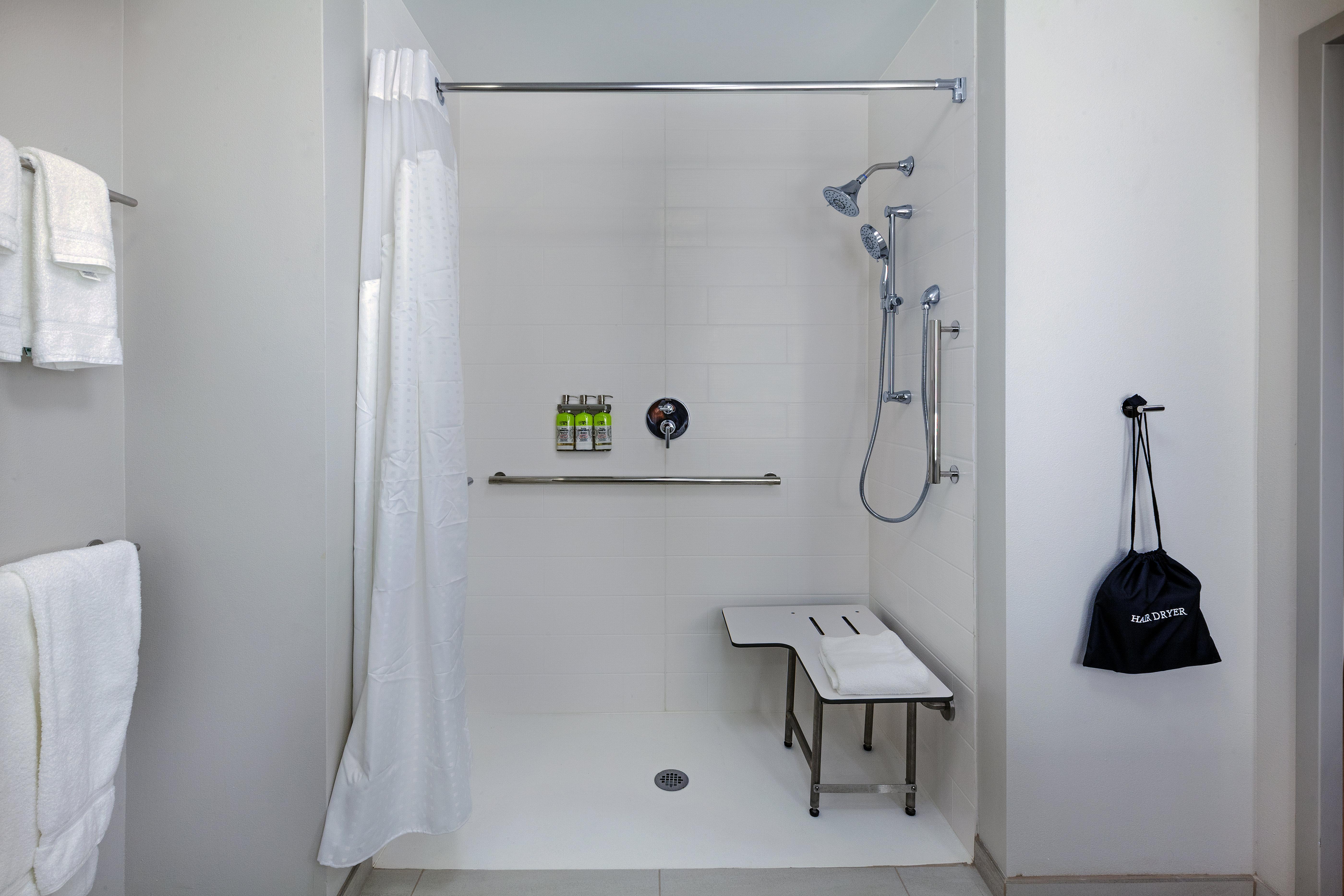 غرفة بسرير مزدوج لذوي الإعاقة، Holiday Inn Express and Suites Tulsa Northeast - Owasso 3/3