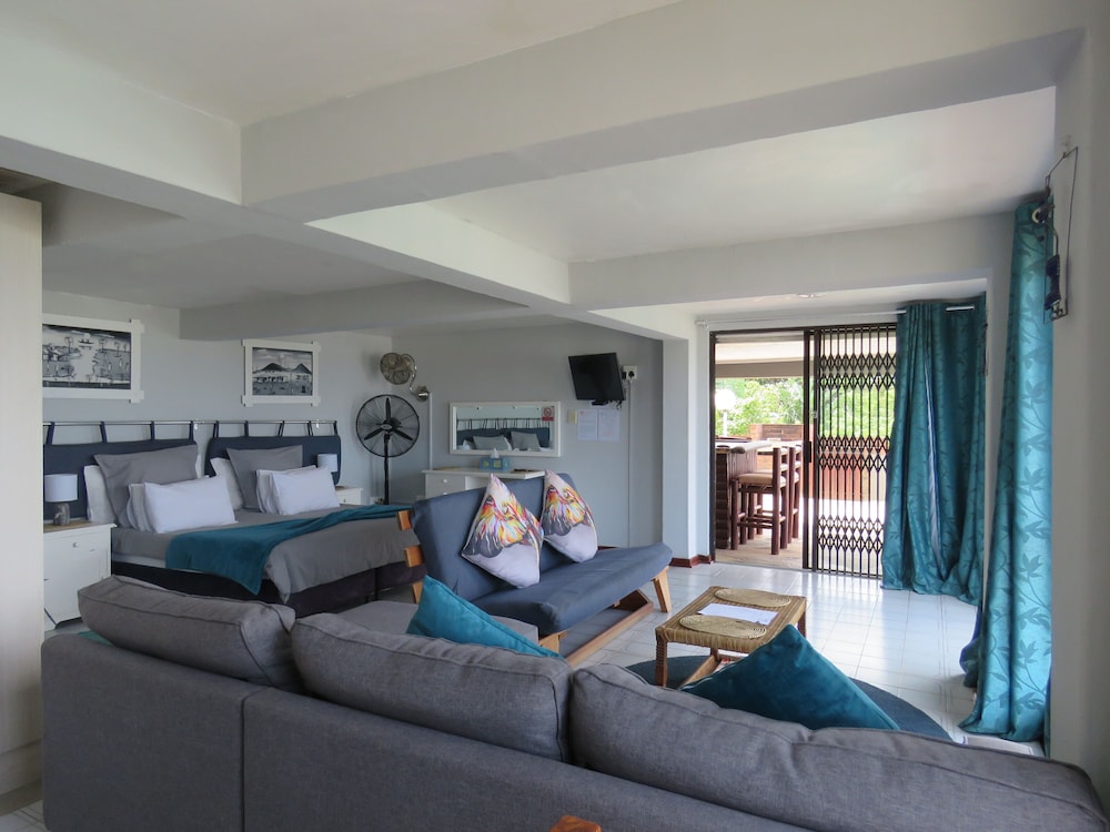 Beachcomber Bay Guest House 31/50