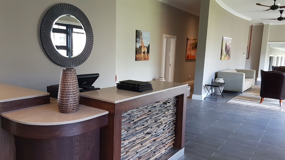PREMIER RESORT MPONGO PRIVATE GAME RESERVE 32/50